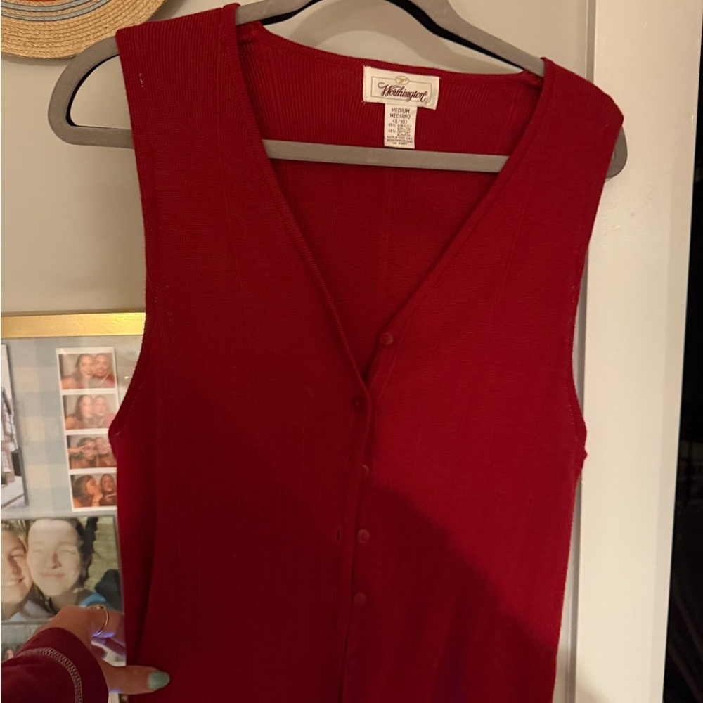 Red Sleeveless Top